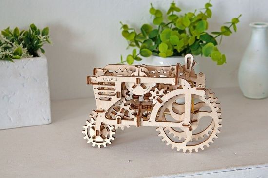 Picture of UGEARS 120181 Tractor Mechanical Model Kit
